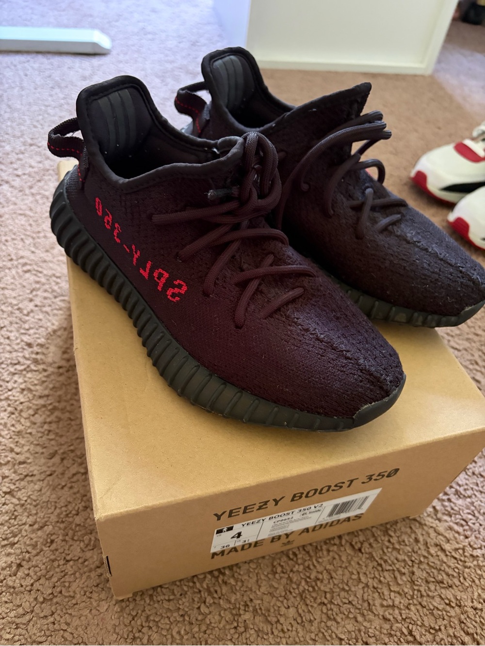 adidas Yeezy Boost 350 V2 CBLACK/RED Box Label